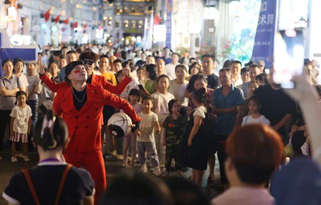 海口旅文盛宴喜迎国庆 假期首日人气火爆