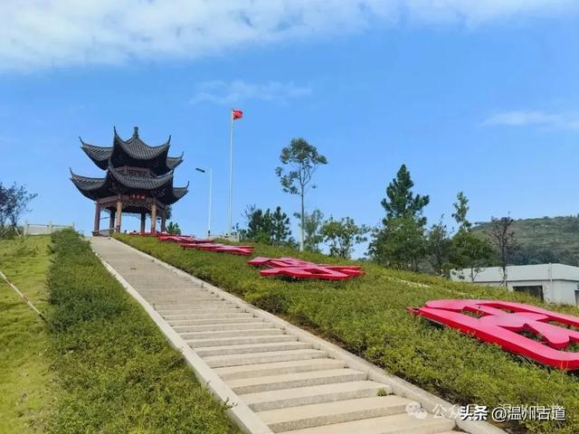 这处以玻璃栈道、落日观景和悬崖木亭而闻名的网红地，你可去过