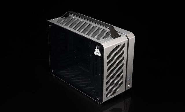 银白顶配，98X3D+技嘉B850M雕妹+索泰RTX 5080+6400C28 96GB装机