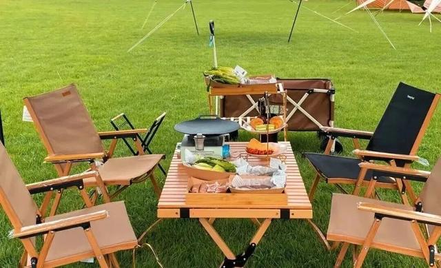 天凉好个秋，露营正当时