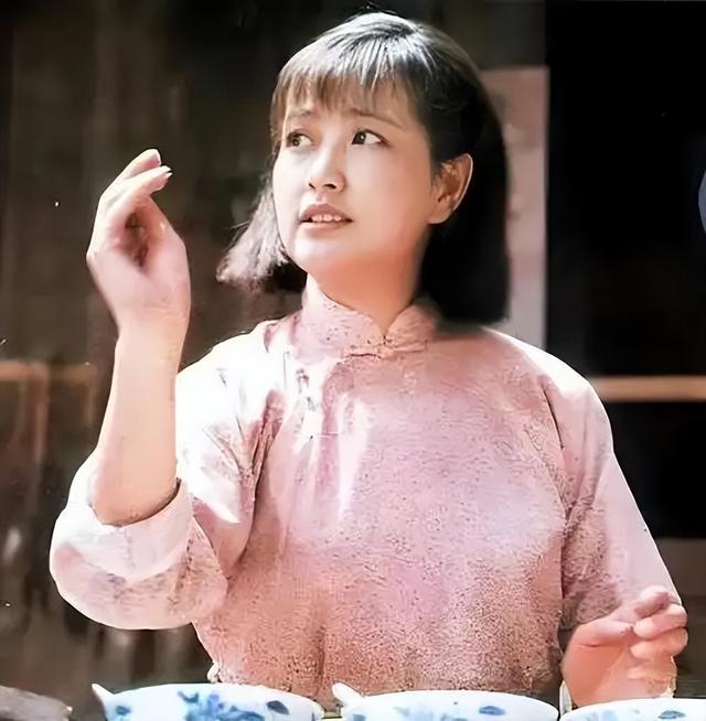 钱再多有什么用？75岁刘晓庆的现状，给所有中老年人提了个醒