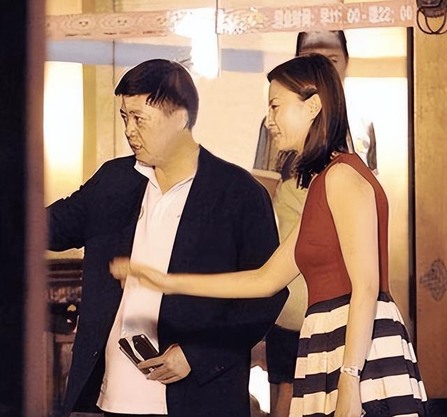 她曾是“央视台花”，男友被判死缓，丈夫狱中身亡，47岁无人敢娶