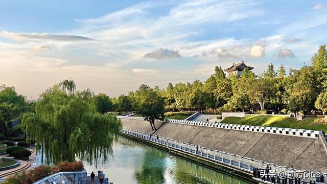西安：护城河畔 风景宜人