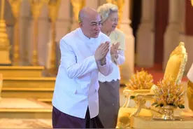 柬埔寨王室举行仪式庆祝西哈莫尼国王登基20周年图片