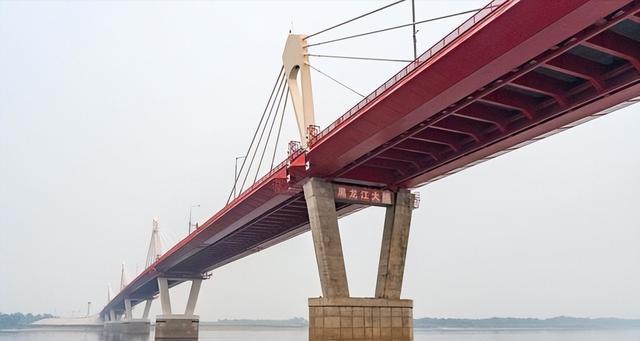 中国最北的城市，距俄罗斯第三大城750米，过去是省会如今又火了