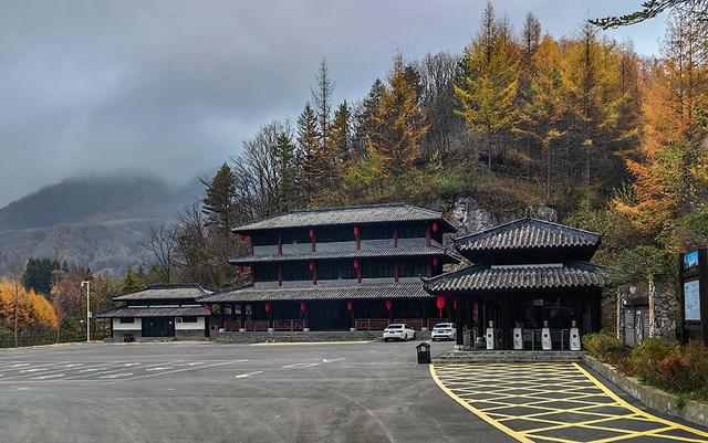 2024深秋四川行19 神农架风景区2 华中屋脊的五彩秘境