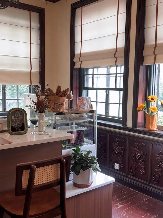 “呜——”张裕微醺号发车了～走，一起到红酒海岸打卡！