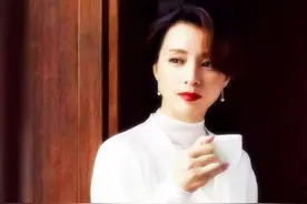 董卿与密春雷的感情故事图片