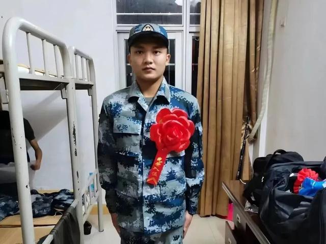 牛！退役半个月，他第三次入伍