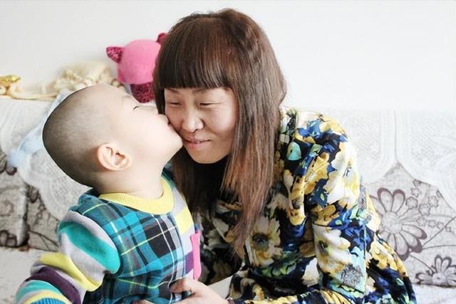 3岁上央视	，5岁登春晚，7岁就年薪百万，没想到现在却成了这样子