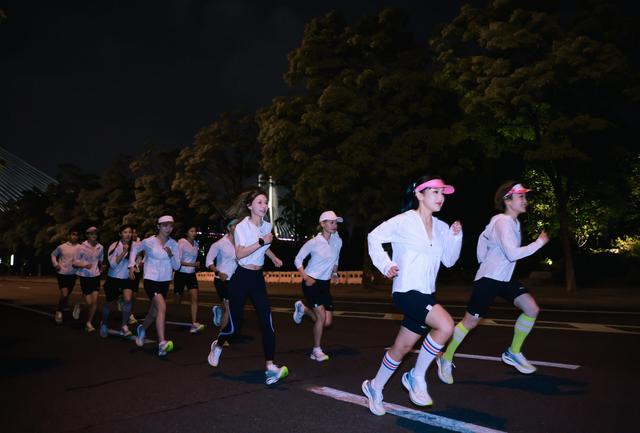45岁上海男子，每晚坚持夜跑5公里，一年后，他得到了什么？