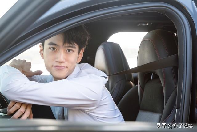 男人很爱很爱一个女人时，会有的5种生理性反应。