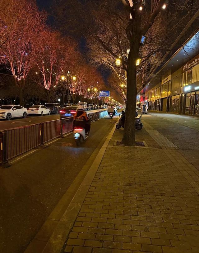 大家注意了，明天开始，非必要就别出门了！1月8号起双重预警生效