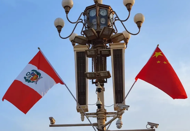 买中国坦克阅兵，用完就退货，如今又想买无人机，中国回四个大字