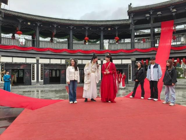 【 “雨” 你相约】国庆假期圆满收官！石泉文旅市场“热”力全开，魅力再升级！