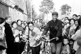 87年，我高考落榜未婚妻果断退婚，后来我副师长转业，她悔不当初图片