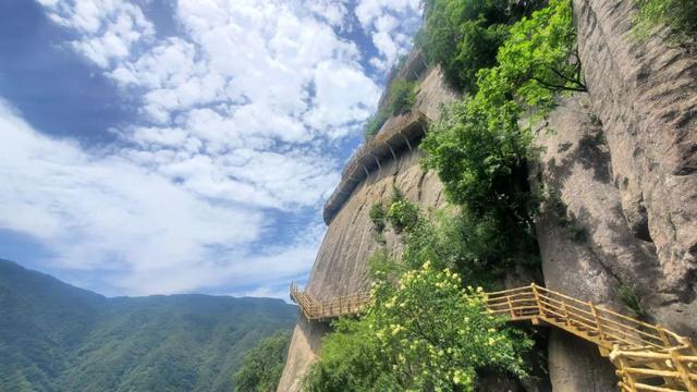 谷中秋信，红河谷的夏末邀约