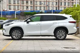 2024款丰田汉兰达，车长4米9多，搭载2.5L混动，降至21万多图片