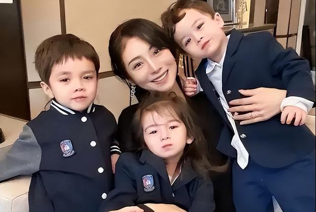 “买英国精子生3娃	”的山东女人，8年后现状曝光！如今她后悔不？