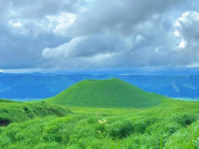 日本九州岛中部的阿苏山