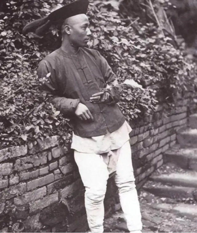 根本不算男人！清朝太监回忆：妃子洗澡不用手和避讳太监	，侮辱人