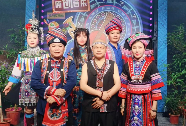 柳东奇遇记③ | 浪花嗨翻天 ，引爆夏日清凉狂欢