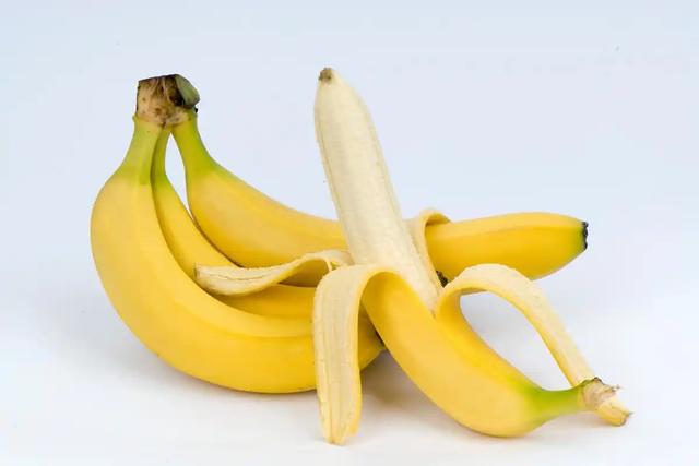 早上九点吃早餐错了？医生建议：过了70岁，早餐要尽量做到这4点