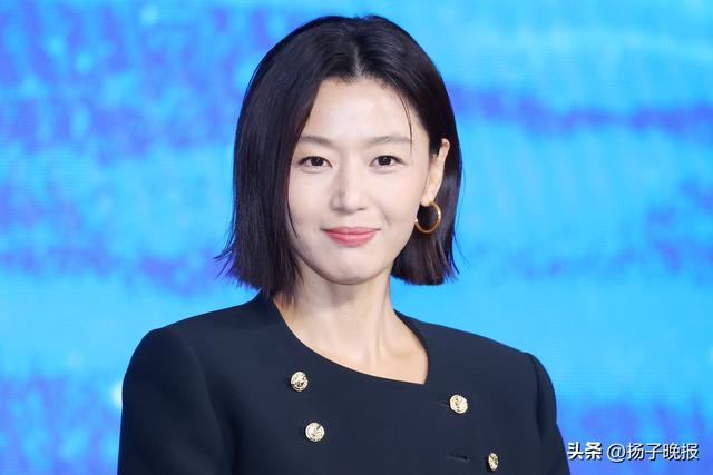全智贤方否认中国代言被取消：预定活动和广告拍摄延期，但并不是取消；此前因台词争议遭强烈抵制