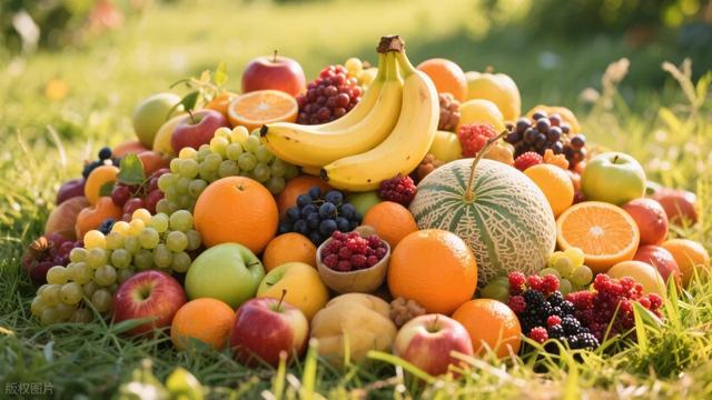 吃降压药不能吃苹果？再三提醒：吃降压药时，最好远离“4物”