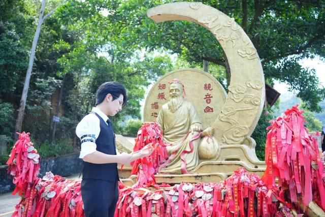 心动了无数次！男神@故里 领衔花美男舞动观音山，浪漫指数爆棚