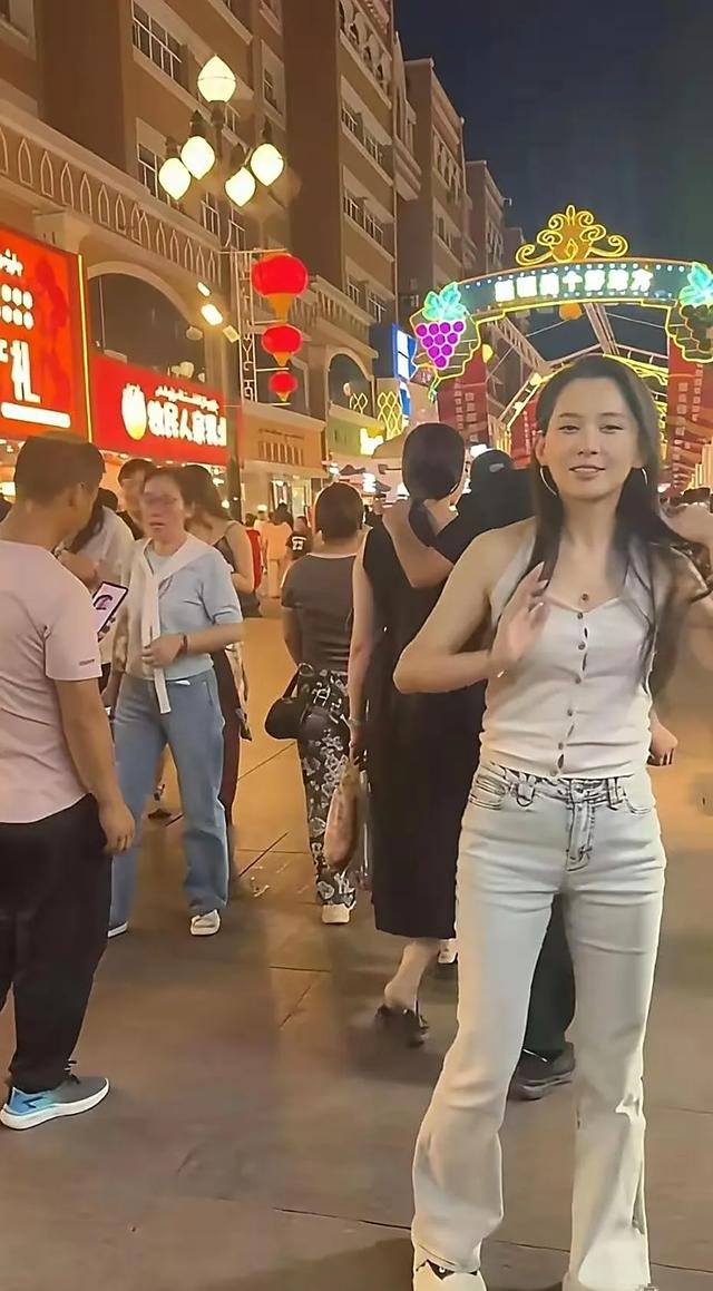 本以为森林北有多好看，五五身，个头小，好在有点肉 不然真没法瞧