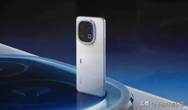 中端机杀疯了！8400mAh续航王炸+2K直屏，2599元起直接拉满配置