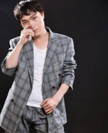 曝34岁知名演员已被枪毙！中国娱乐圈首例，倪大红、李雪健被牵连
