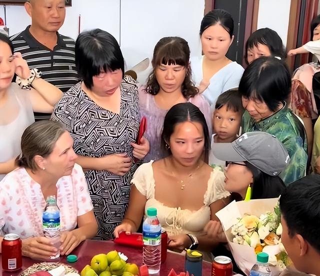 江西女孩寻亲后续！被曝刚出生就遭遗弃，证据曝光，难怪要回欧洲