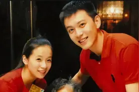 真有小三?杨鸣2月将妻子告上法庭要离婚,21年曾被扒出出轨女网红图片