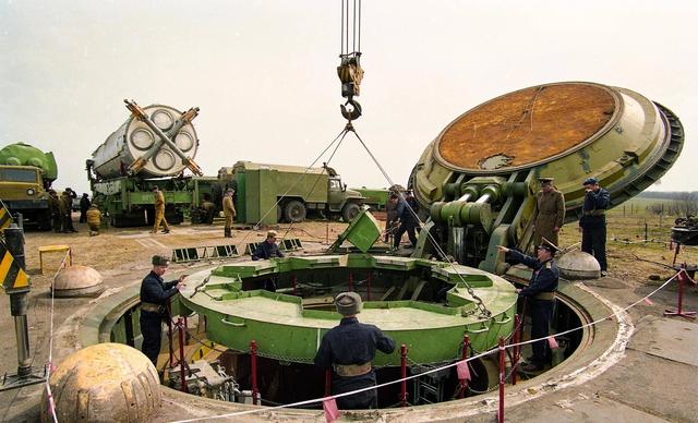 被中国超越？专家说两大核心问题未解，俄坦克主动防护远未实战化