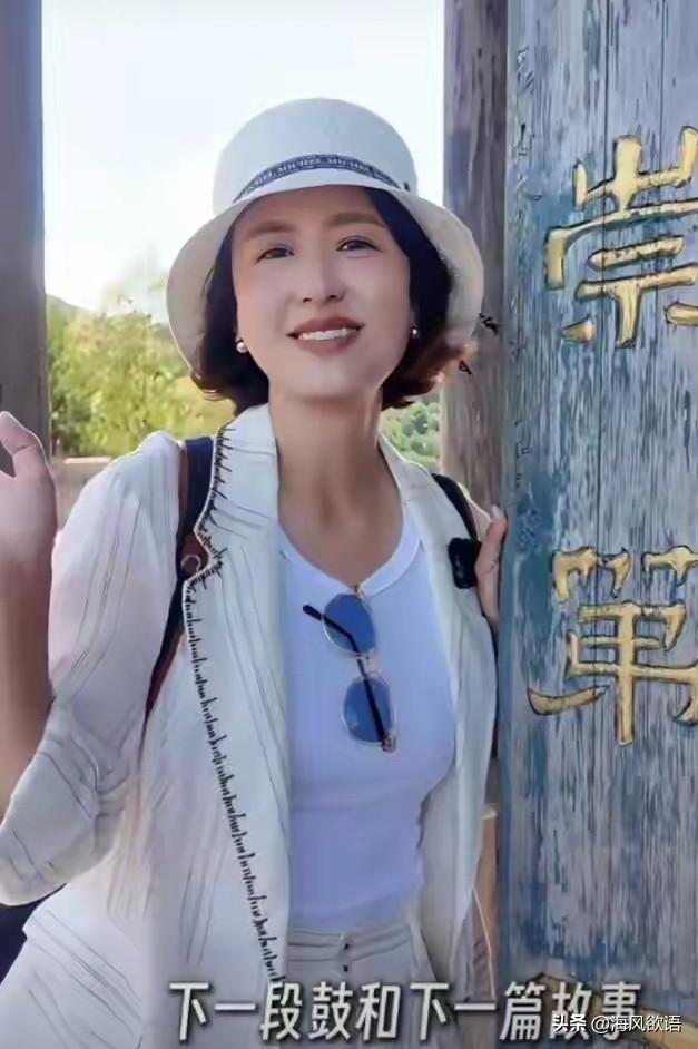 张蕾一身素白走雁门关古道，城砖上的刻痕，竟全是历史干货