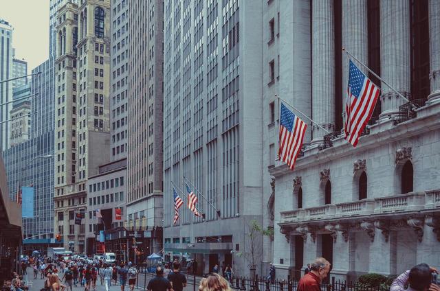 K型经济、美债膨胀	、美元贬值…特朗普重返白宫一周年的真实答卷