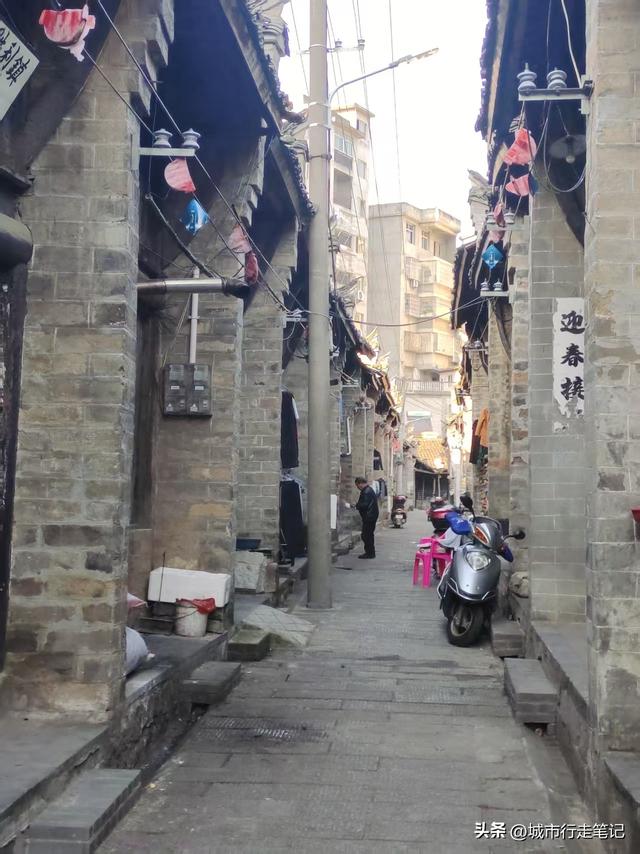 马丁公路、水上红叶的秋景没看到，却被日落和水库给震撼了