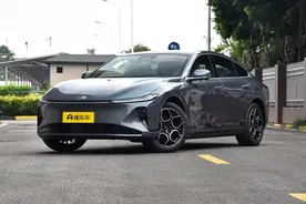 新车 | 限时补贴价11.99万元，长安启源A07真香版710远航型购车政策图片