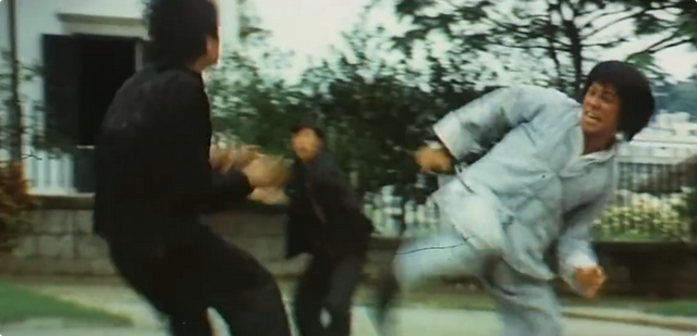 梁小龙去世不到24小时，恶心的一幕发生了，成龙发文吊唁字字催泪