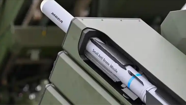 迷你导弹改写规则！5万美元拦截2万无人机，战争烧钱游戏迎新玩法