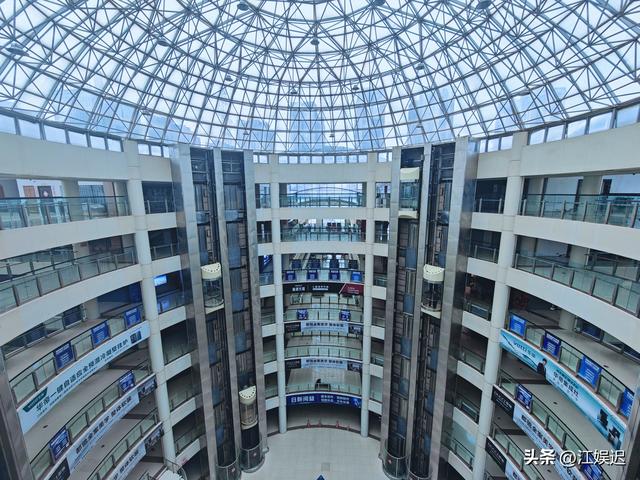 拍短剧这么赚？闲置地建基地赚 20 亿，带动周边生意，普通人也沾光