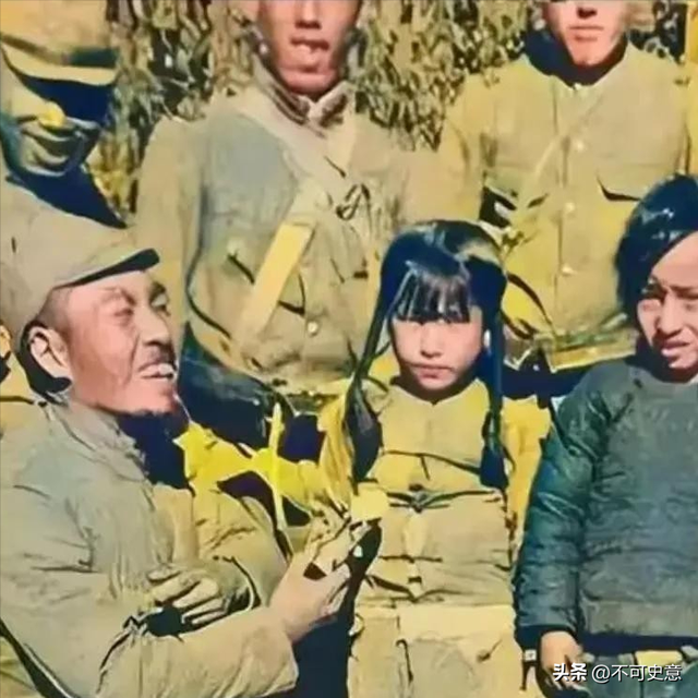 不要被电视剧骗了，这才是日本鬼子的样子，照片里都是罪恶的铁证