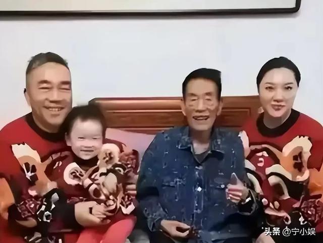 不知廉耻！杨少华头七刚过，被曝发妻小三同住的杨议竟更理直气壮