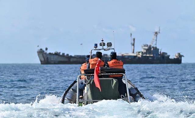 美国航母也没用！马科斯认怂	，连夜向华交底，要签南海“生死状	”