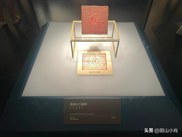参观内蒙古博物院新馆