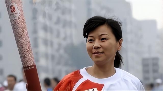 周继红没料到，郭晶晶在人民日报的一句话，让她赢回整个舆论场