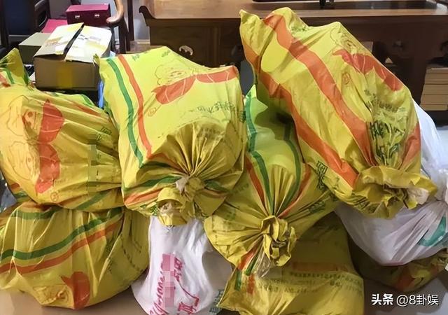 河南老人迷上“零元购”，半年花4万 买16麻袋，反应过来后想退货