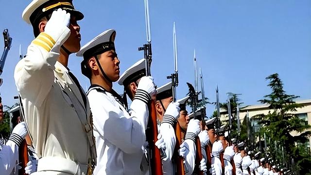 首次访华就不尊重我国？中国当场撤走仪仗队：摆正态度再来吧、
